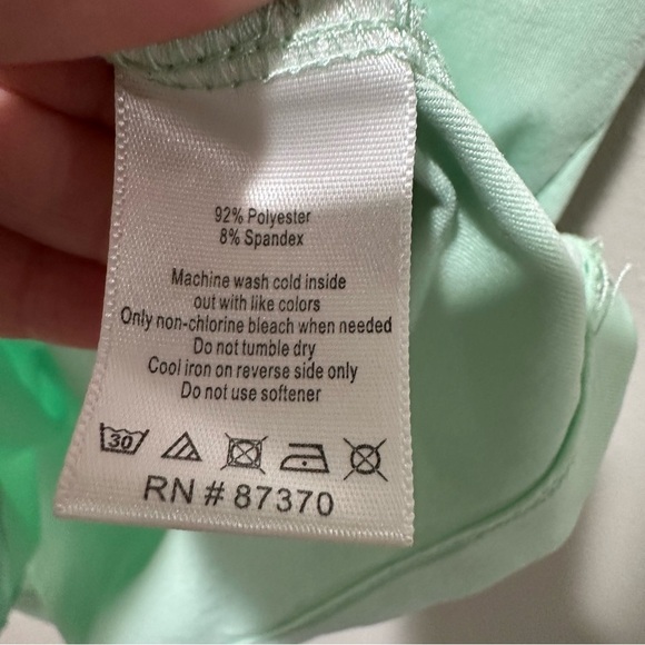 ALO Yoga Coolfit Tank Top - Picture 6 of 6